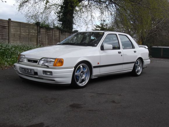 Billet rear diff mount. Hi-Spec 330mm front brake conversion, 17inch old school OZ racing Cronos wheels, inc the spare.