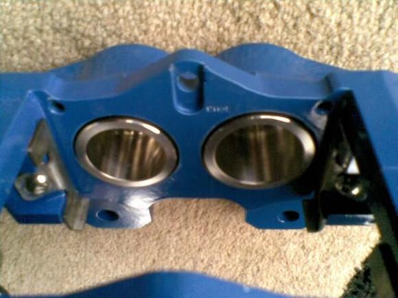 All new stainless pistons (courtesy of hi-spec), bolts, nipples and link pipes!