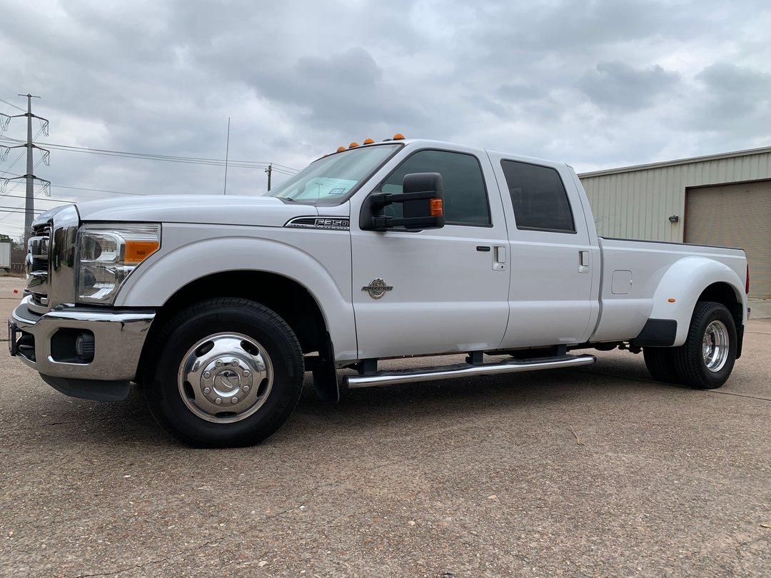 2013 F350 Lariat Dually Crew Cab 2WD for Sale in Houston, TX RacingJunk