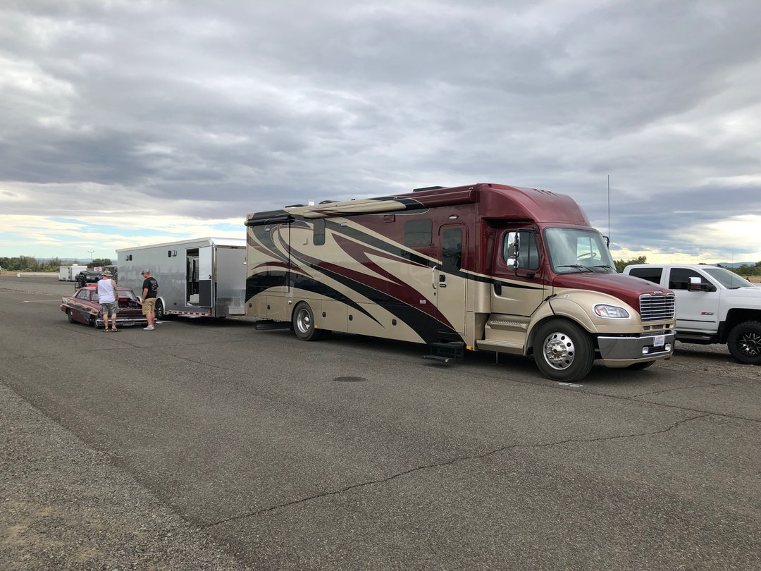 CUSTOM BUILT LOADED 2018 RENEGADE EXPLORER for Sale in Yakima, WA