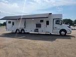 2024 Showhauler 26' living with a 10' garage 