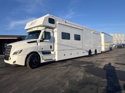 **JDCC 46' Freightliner Custom Coach*