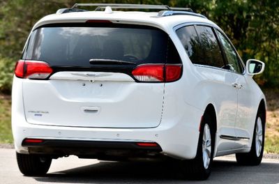 2019 Chrysler Pacifica  for sale $17,995 