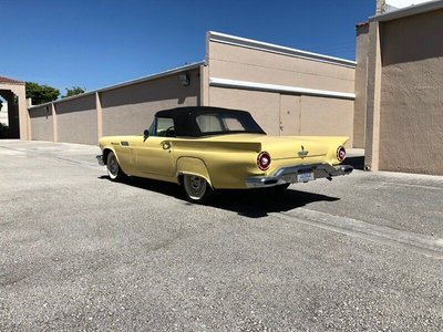 1957 Ford Thunderbird 