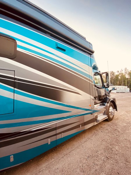 2018 Haulmark 45' Status Tandem Axle Super C Motorcoach
