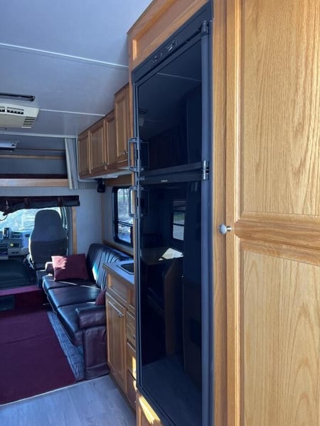 2001 Sterling Toter W/ 14' Living Quarters  