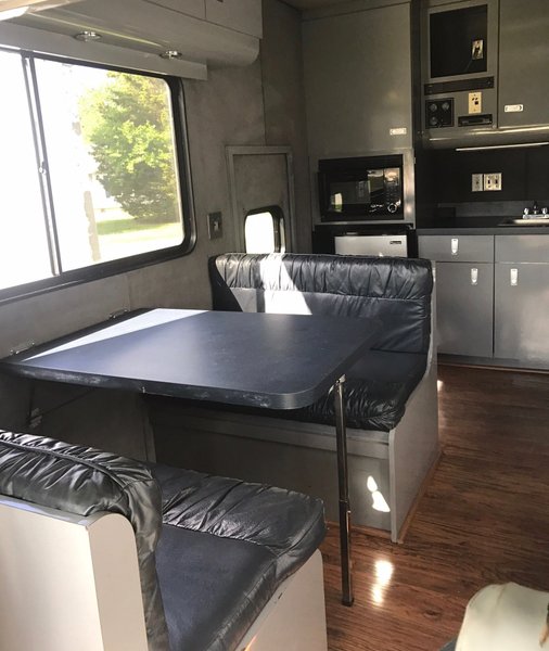 1998 Freightliner GMR ALL ALUMINUM TOTER for Sale $49,990