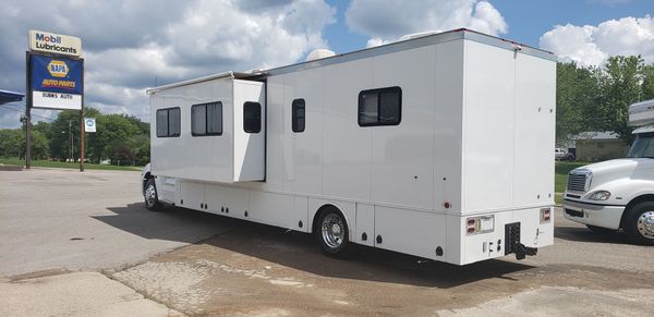 2005 40' Optima Motorhome 450HP Mercedes 10 Speed Automatic for Sale $129,900
