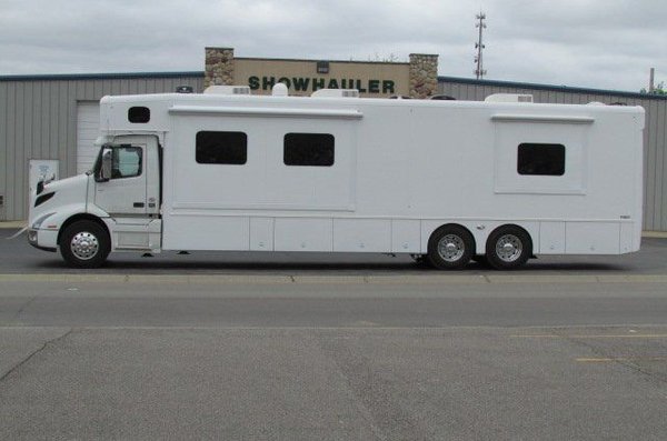 Brand New 2019 ShowHauler 4 Slide 45' 1.5 Bath for Sale $389,000