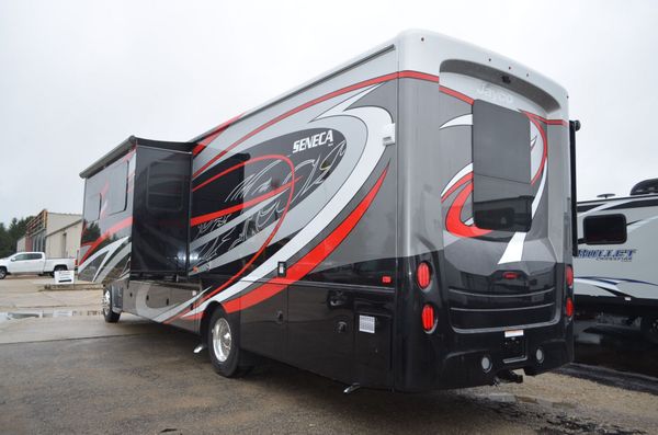 2019 Jayco Seneca 37TS Freightliner Super C Motorhome
