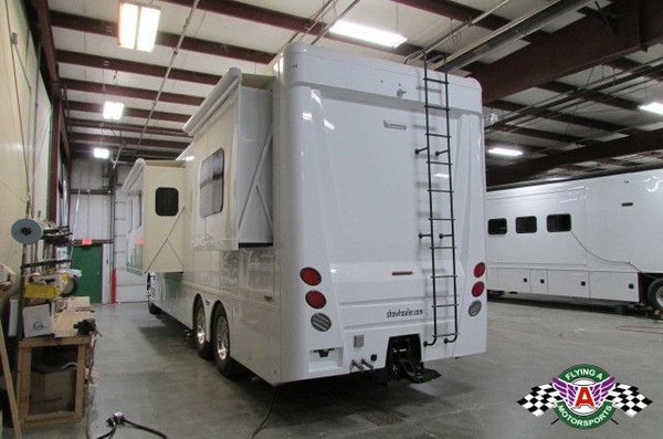 2020 Showhauler 30' Motorhome