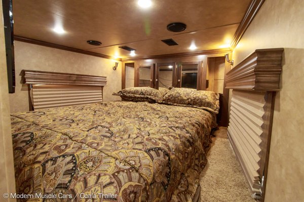 2019 Sundowner 2486SGM - 44' Toy Hauler for Sale $76,900