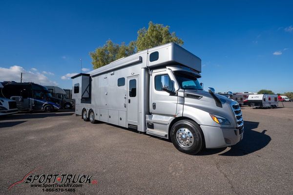 2026 Showhauler Motorhome Conversions 29QTSSL 