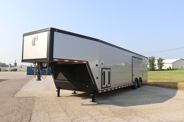 New 2026 40' Intech Lite Full Access Door