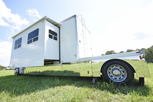 2006 Haulmark Toterhome Freightliner M2 350HP CAT with a Sli for Sale $125,000
