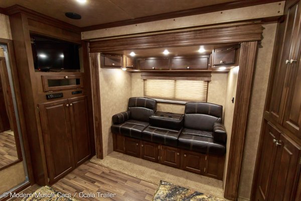 2019 Sundowner 2486SGM - 44' Toy Hauler for Sale $76,900