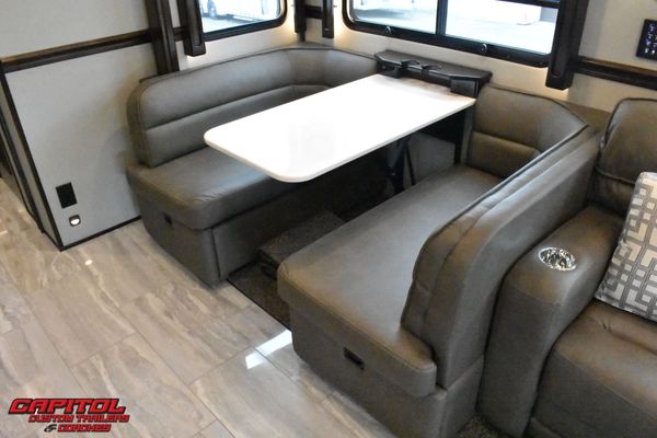 2021 Renegade Cascadia 126 41' Bath and Half