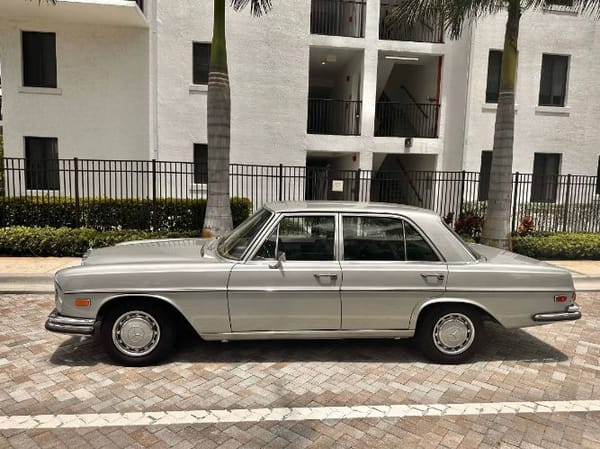 1971 Mercedes Benz 280SE  for Sale $62,995 