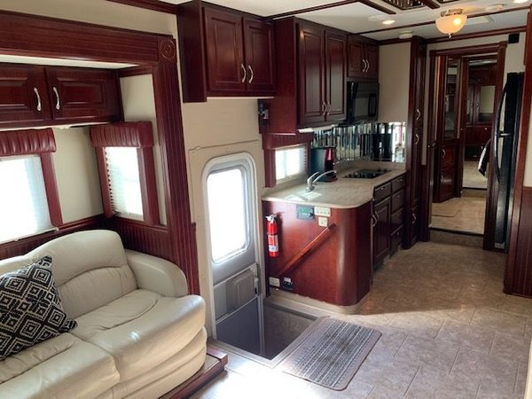 2006 Freightliner Coronado, 3-Slide - Detroit Series 60 for Sale $179,900