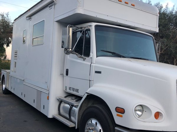 $70k 2003 Freightliner CAT12, excellent condition 209k