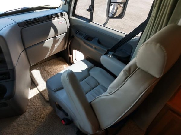 2006 Haulmark Motorgarage Mercedes 450HP 43' 1-Slides with B