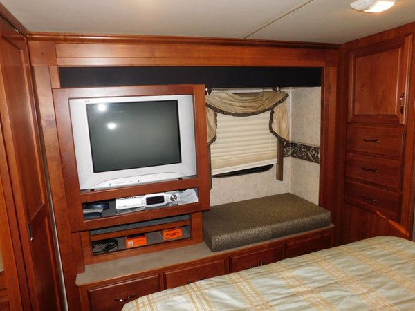 39L FLEETWOOD DISCOVERY for Sale $63,900
