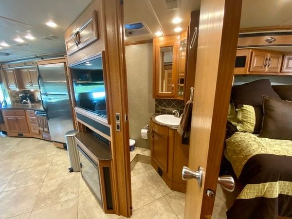 Fleetwood 38k Expedition for Sale $155,000