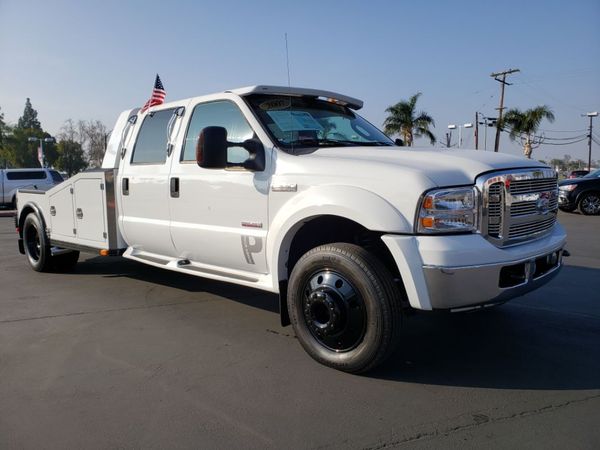 Freightliner 4x4 Quad Cab - automatic trans - low miles