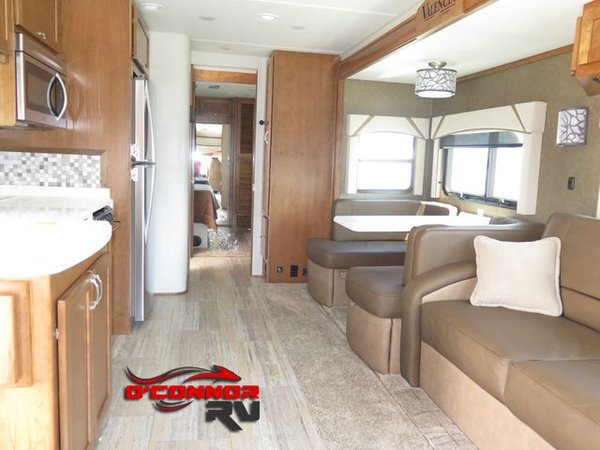 2018 RENEGADE VALENCIA 38RW
