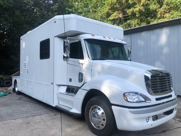 2003 FREIGHTLINER COLUMBIA CHASSIS CAT C15 RV/HAULER  for Sale $99,500 