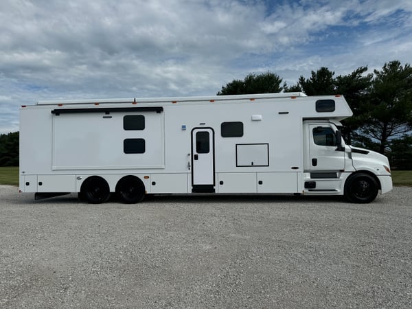 2024 Renegade 45' Bunk Model Motorcoach w/2 Full Baths  for Sale $650,000 