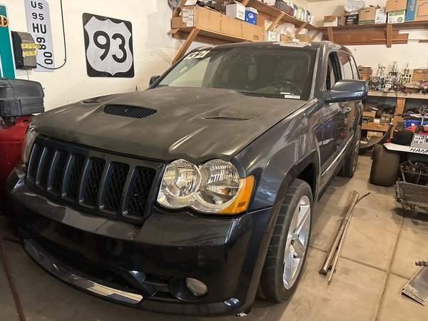 08 Jeep Grand Cherokee SRT8 