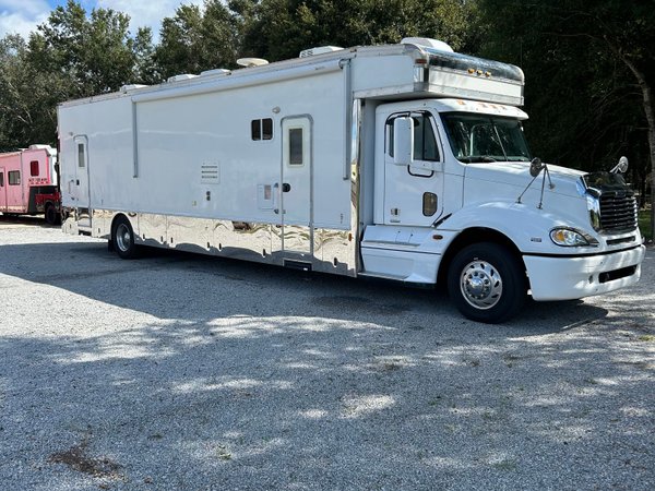 2006 Hallmark/Freightliner Garage unit  for Sale $99,500 