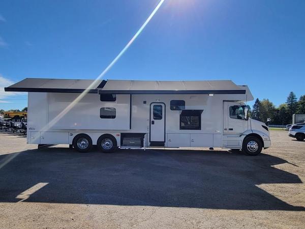 2025 Renegade 45CBF 2-bath bunk model 