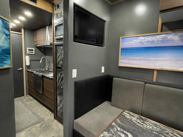 2008 United Custom Living quarters  for Sale $29,750 