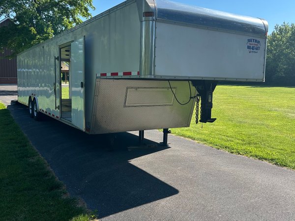 2009 United 40’ GN car hauler   for Sale $20,000 