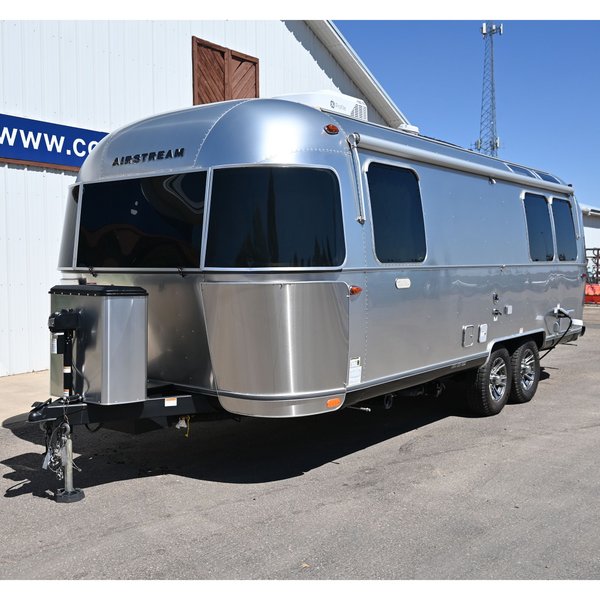 2025 Preowned Airstream M-25FB Queen Trade Wind RV 