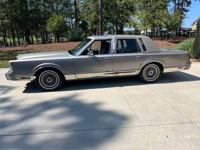1988 Lincoln Town Car for Sale in Cadillac, MI RacingJunk