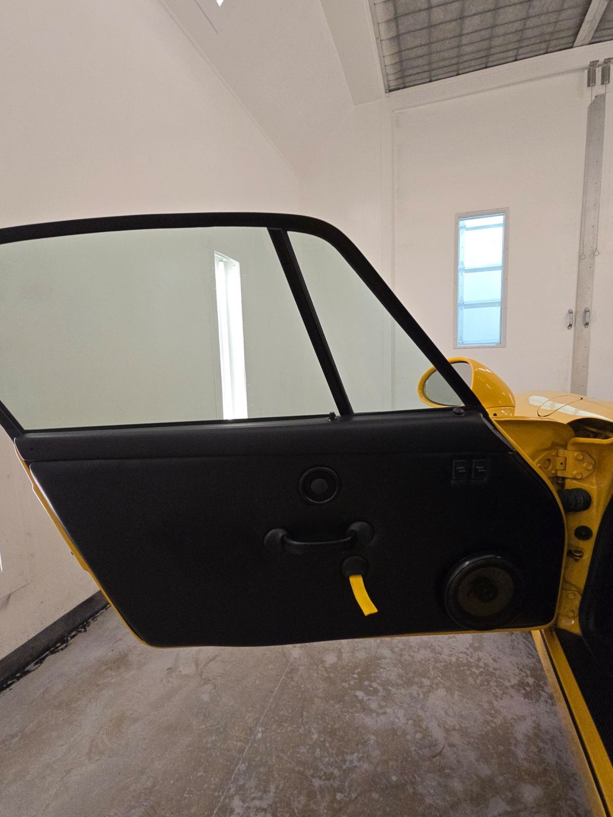 1992 Porsche 911 - 964 Manual Coupe -Japanese Import (Slicktop) - Used - VIN WP0ZZZ96ZMS430411 - 48,000 Miles - 6 cyl - 2WD - Manual - Coupe - Yellow - Seattle, WA 98104, United States