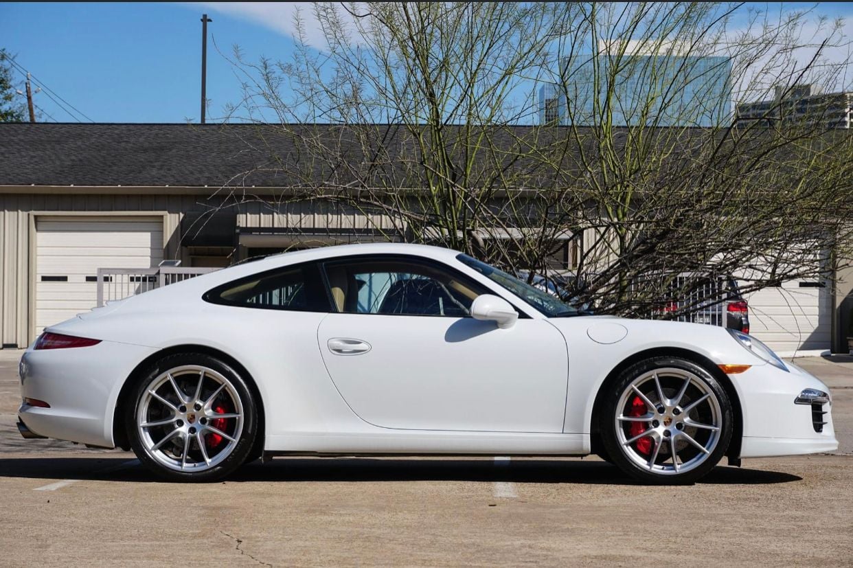 2015 Porsche 911 - 2015 911 Carerra S (Manual) - Used - VIN WP0AB2A9XFS124250 - 24,600 Miles - 6 cyl - 2WD - Manual - Coupe - White - Katy, TX 77049, United States