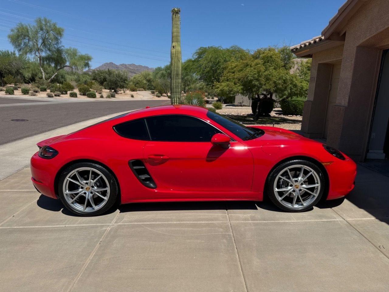 2022 Porsche 718 - 2022 Porsche 718 Cayman (CPO, low miles, Guards Red, PDK, Sport Chrono) - Used - VIN WP0AA2A89NS255100 - 8,810 Miles - 4 cyl - 2WD - Automatic - Coupe - Red - Scottsdale, AZ 85255, United States