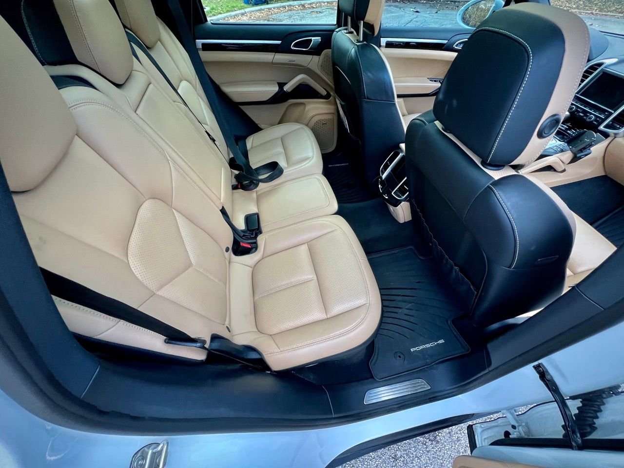 2015 Porsche Cayenne - 2015 Cayenne Diesel 54k Miles - Rare & Fully Loaded - Used - VIN WP1AF2A2XFLA38680 - 6 cyl - AWD - Automatic - SUV - White - Chicago, IL 60601, United States
