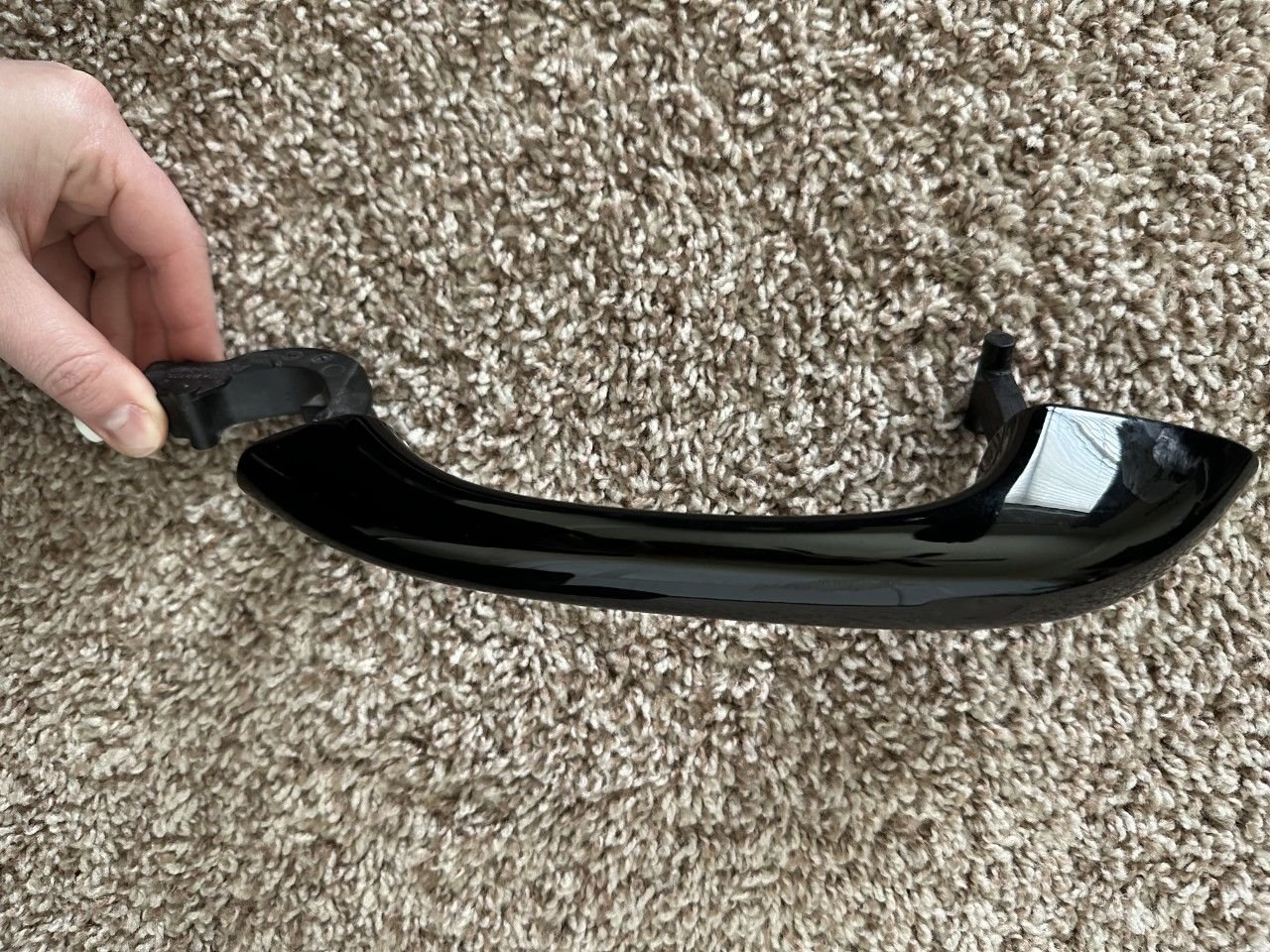 Exterior Body Parts - 2015-2021 PORSCHE MACAN - LEFT Exterior DOOR Handle 95B837205A - HAS A SCUFF - Used - 2015 to 2021 Porsche Macan - Charles Town, WV 25414, United States