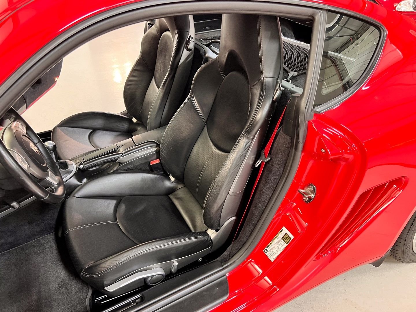 2006 Porsche Cayman - 2006 Porsche Cayman S 6-speed Guard Red Sport Seats - Used - VIN WP0AB29816U785777 - 32,100 Miles - 6 cyl - 2WD - Manual - Coupe - Red - Twinsburg, OH 44087, United States