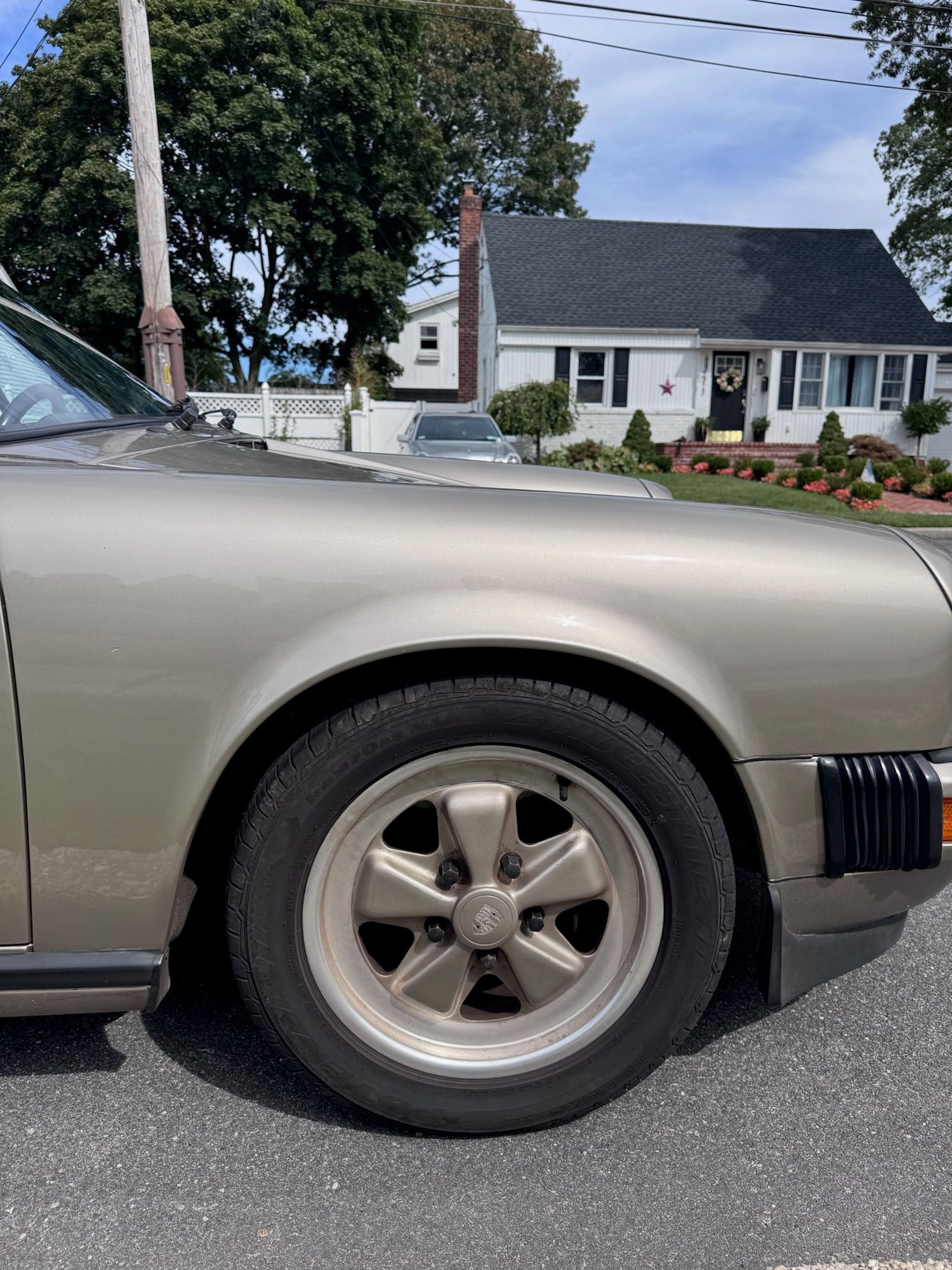 1986 Porsche 911 - **FOR SALE 1986 Porsche 911** OR TRADE FOR A CAYMAN ** - Used - VIN WP0AB0913GS120335 - 132,864 Miles - 6 cyl - 2WD - Manual - Coupe - Gold - Massapequa, NY 11758, United States