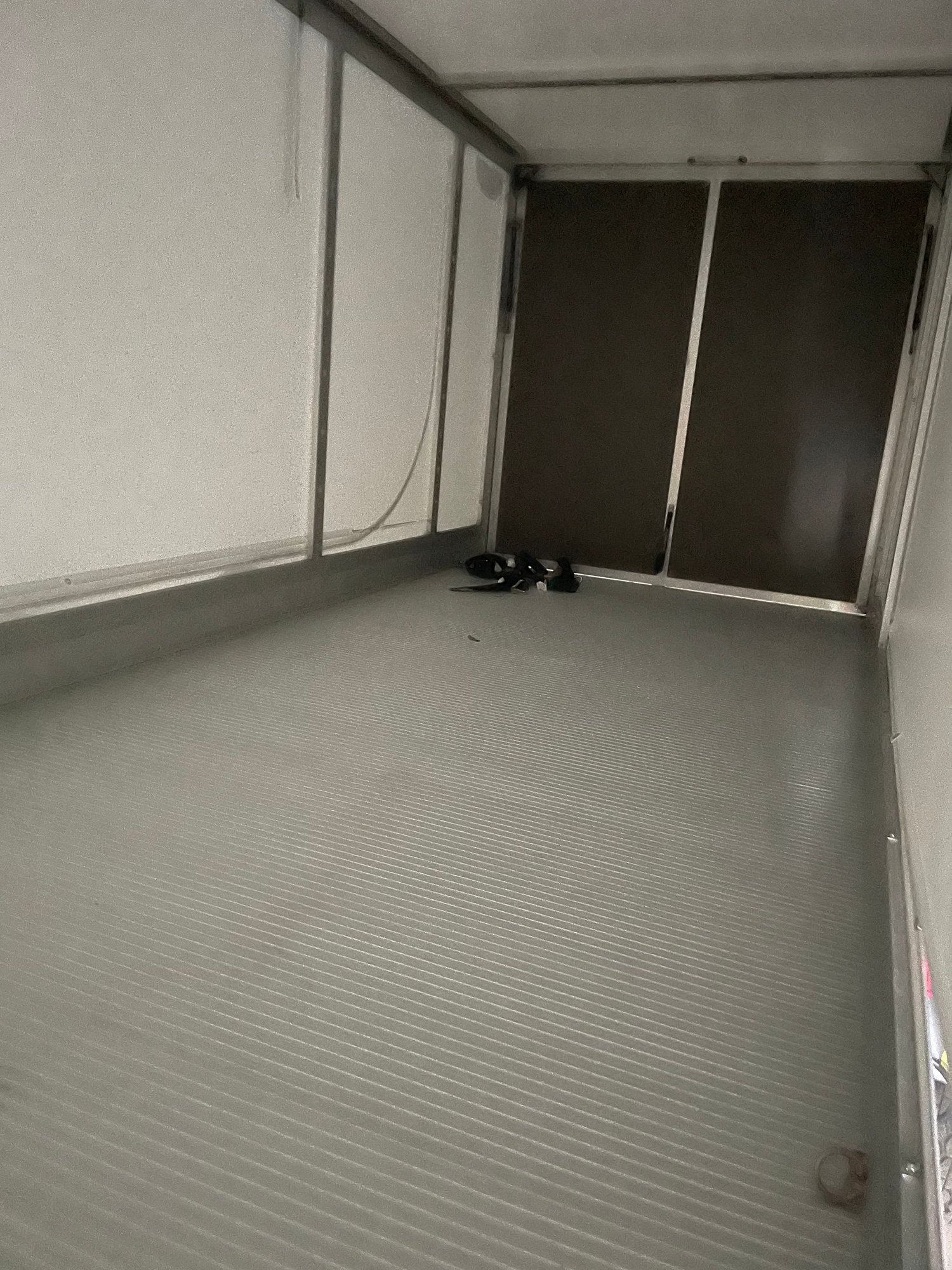 2023 Porsche 911 - Futura Super Tourer enclosed Trailer white with Spare, Winch and Tie Downs like new! - Used - VIN 6ZFF1BT2NA002768 - 500 Miles - Little Rock, AR 72223, United States