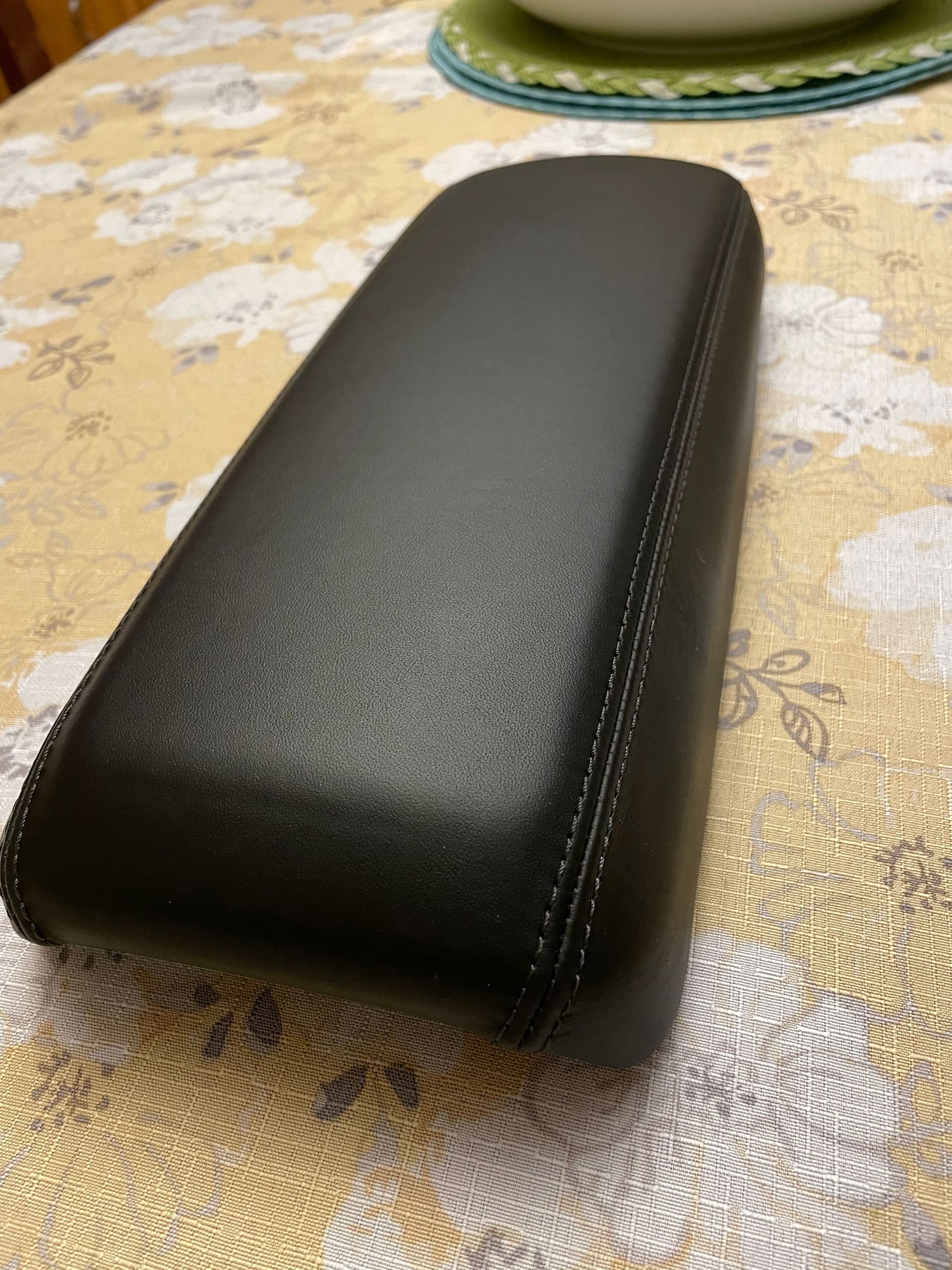 Interior/Upholstery - 991.2 Smooth Standard Interior Center Console Lid Armrest - Black 9P1.857.083 - Used - 2017 to 2019 Porsche 911 - Winnipeg, MB R3R3A4, Canada
