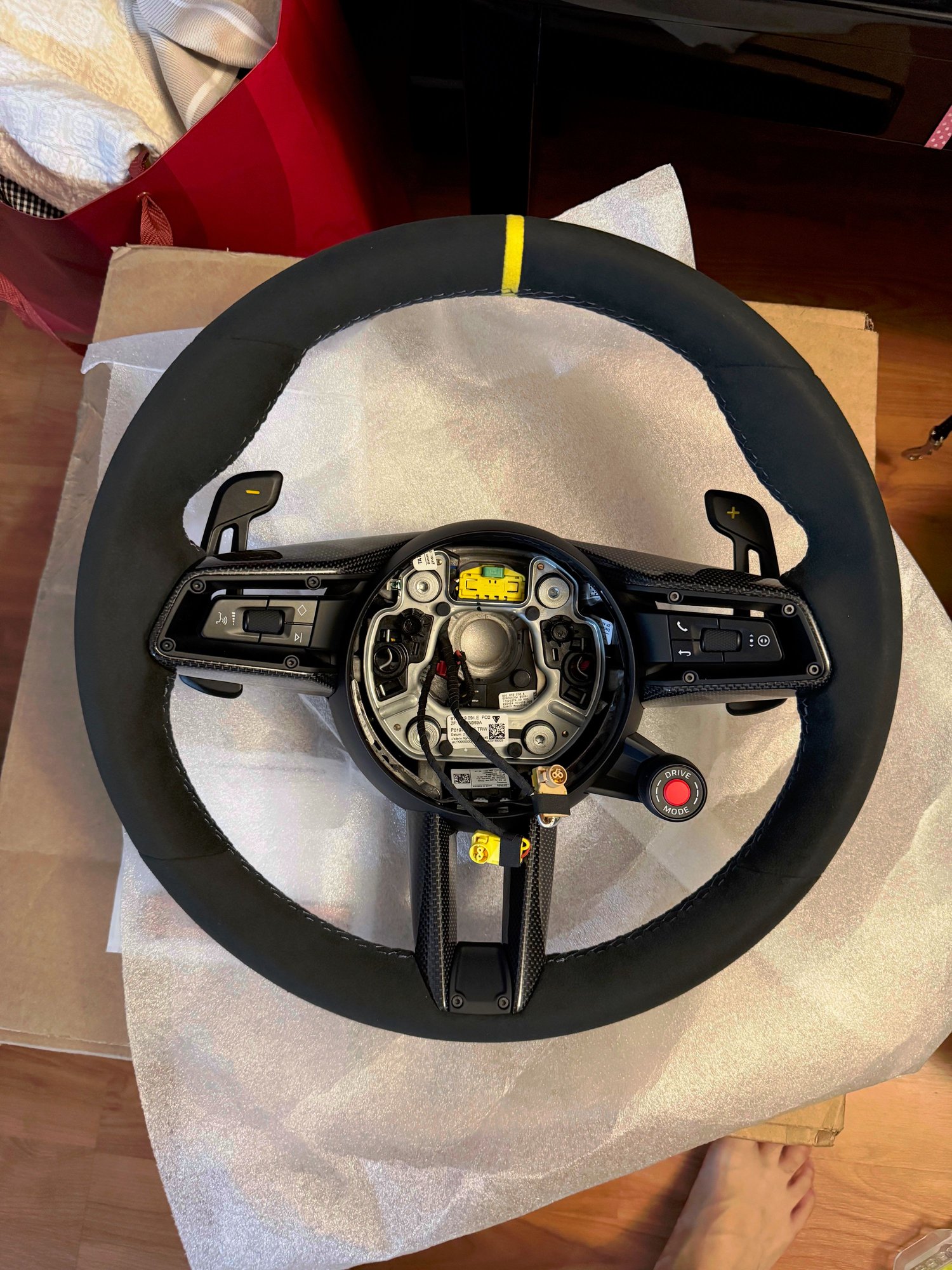 Interior/Upholstery - FS: Race-Tex Carbon Fiber Sport Steering Wheel (992) - Used - 2020 to 2025 Porsche 911 - Los Alamitos, CA 90720, United States