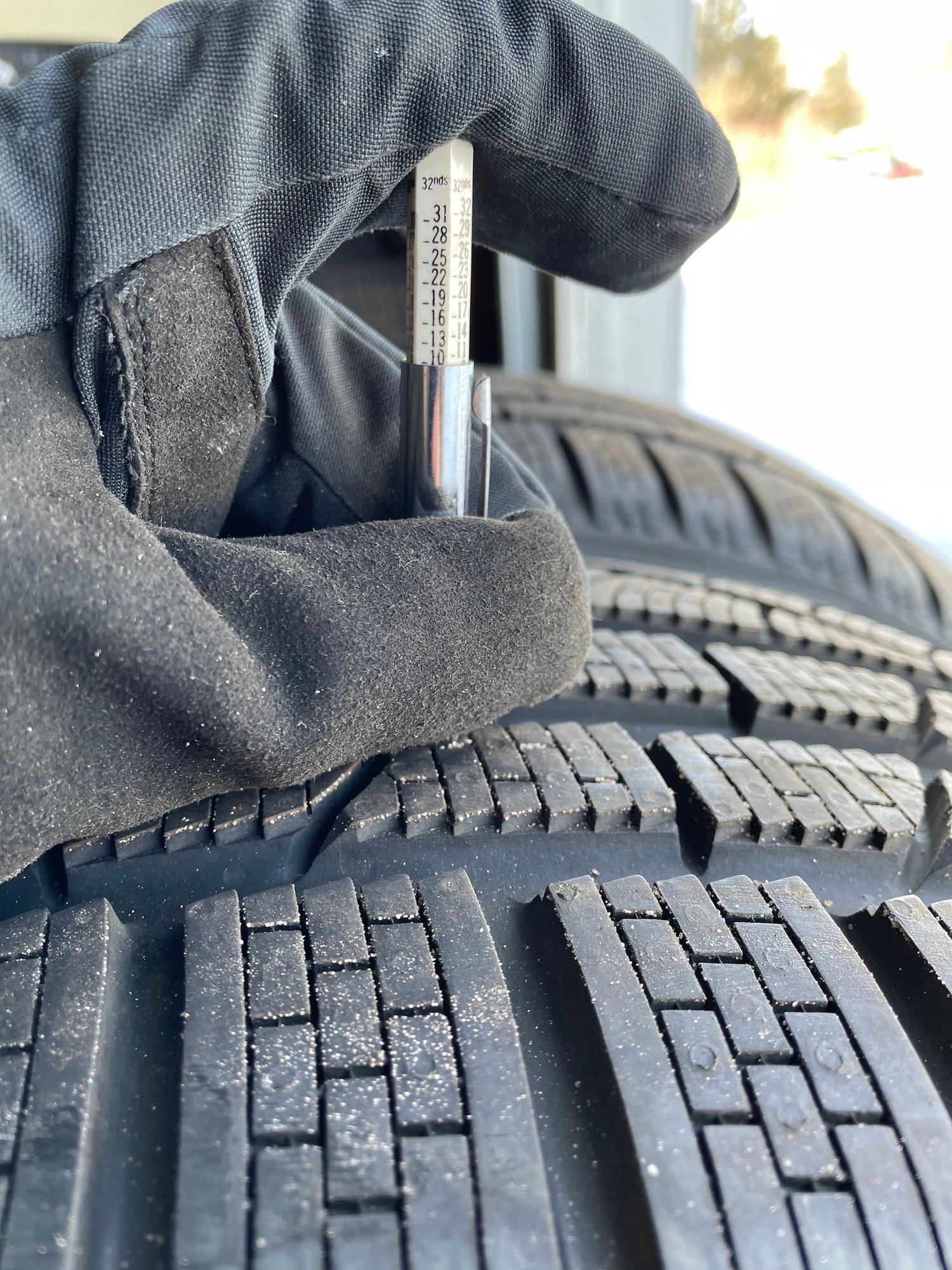 like-new-set-of-20-21-pirelli-sottozero-winter-tires-245-35-20-305