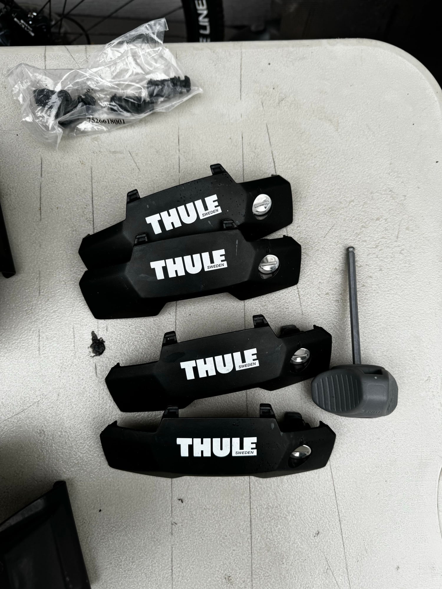 Exterior Body Parts - Thule Evo Clamps + Roof Bars - Used - 0  All Models - Englewood, NJ 07631, United States